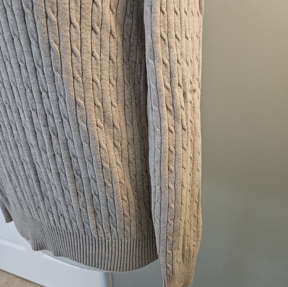 Kim Rogers Women's Size Medium Classic Cable Knit Sweater in Beige Collar V-Neck - Picture 8 of 15